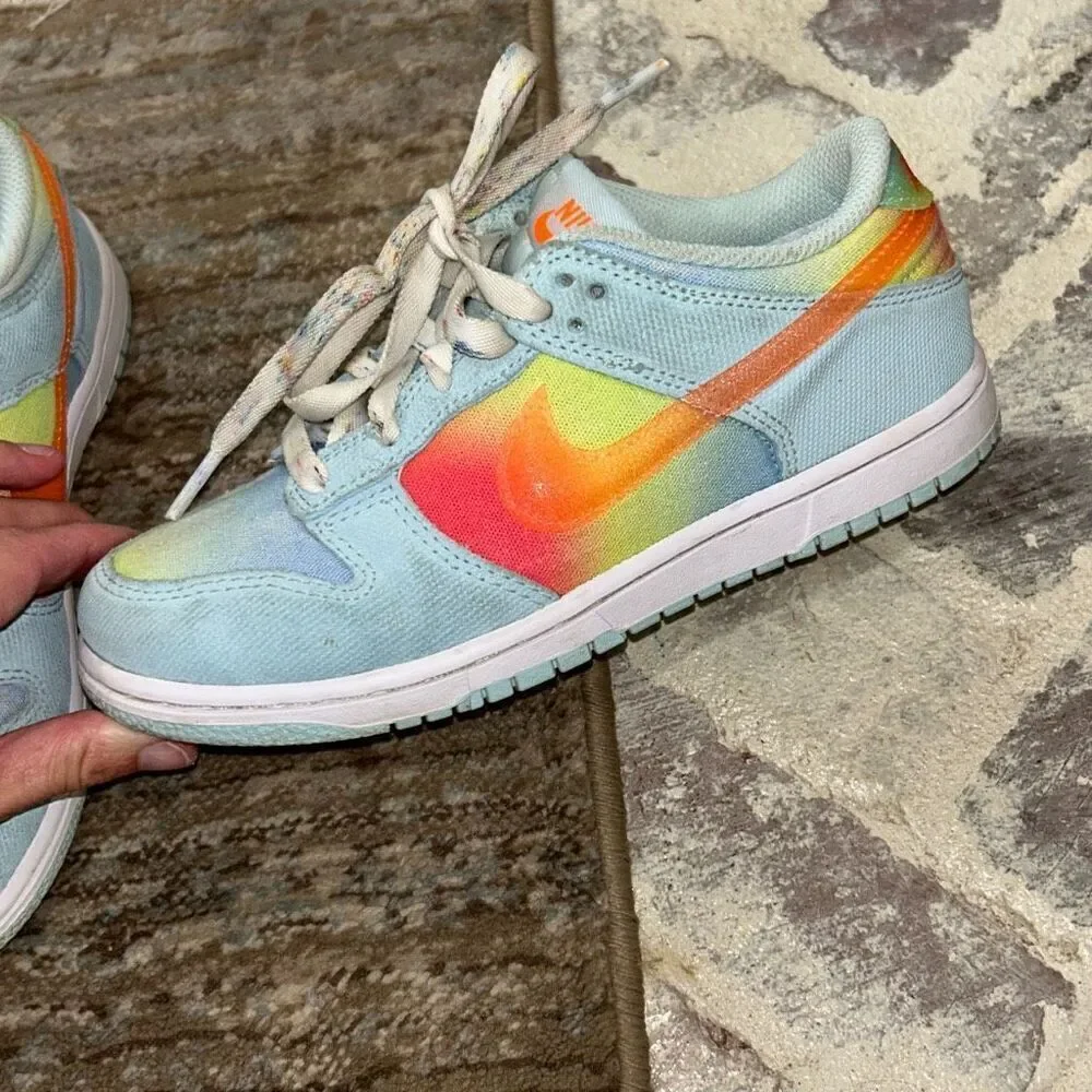 Nike low dunk heat map girls sz 2.5